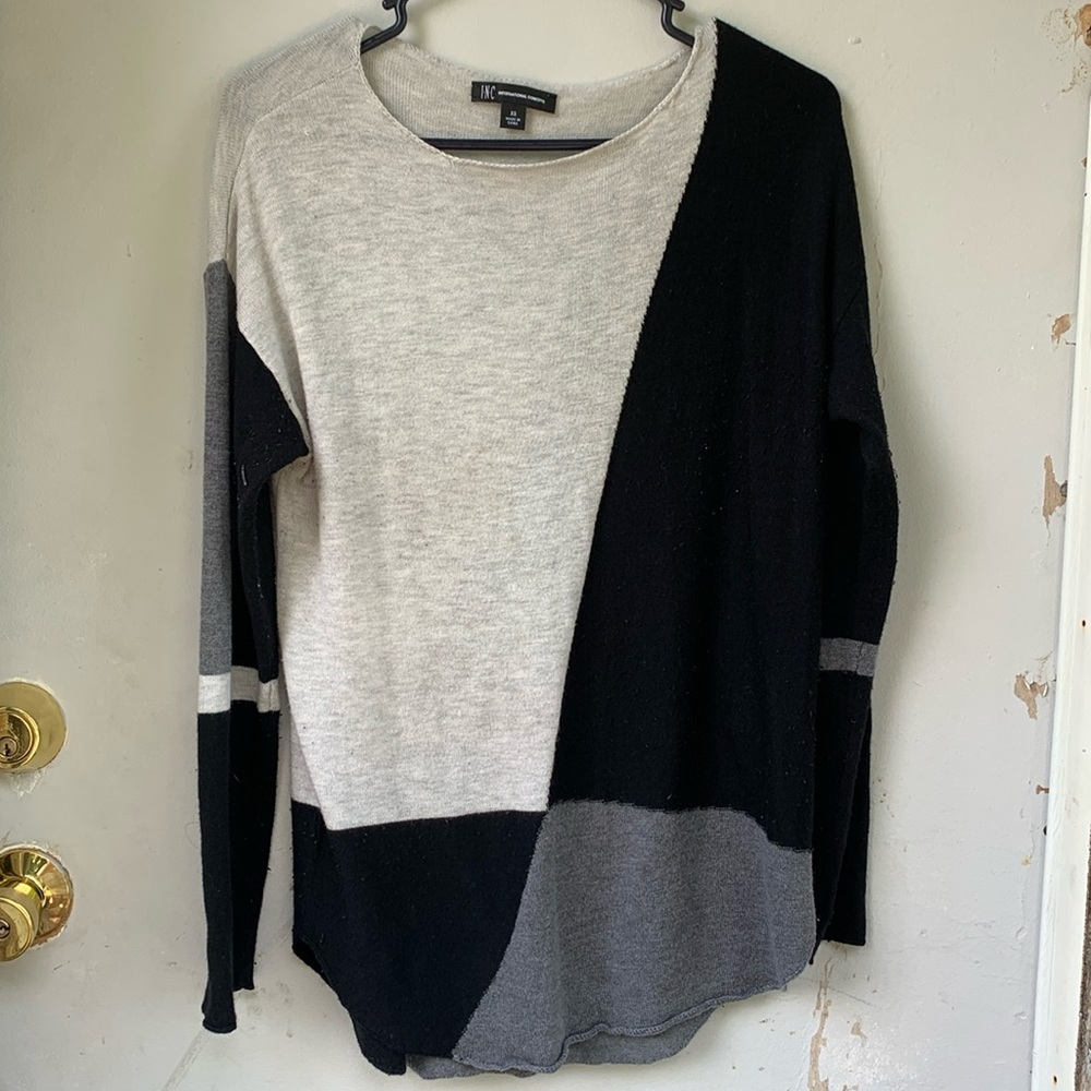 Black and gray sweater